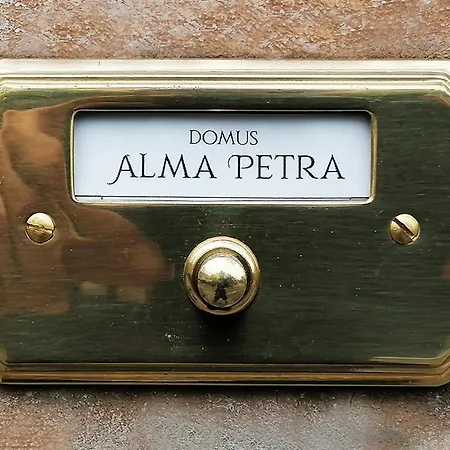 Domus Almapetra Ai Fori Imperiali Apartment *