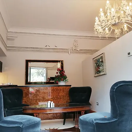 Domus Almapetra Ai Fori Imperiali Apartment *