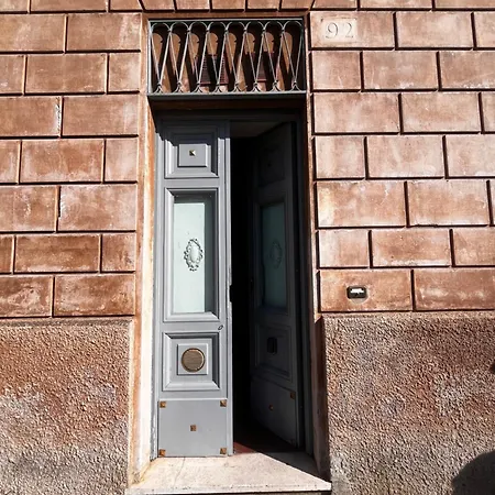 Domus Almapetra Ai Fori Imperiali Rzym