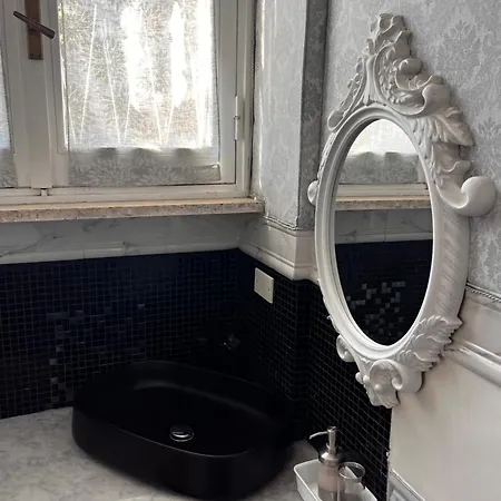 Apartament Domus Almapetra Ai Fori Imperiali *