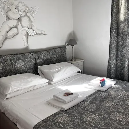 Apartament Domus Almapetra Ai Fori Imperiali Rzym
