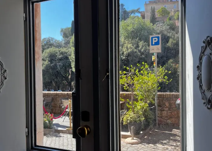 Domus Almapetra Ai Fori Imperiali * Řím